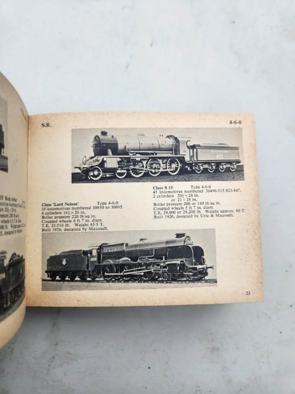 The Dumpy Pocket Book of Locomotives Trains British and European Train Book Hard